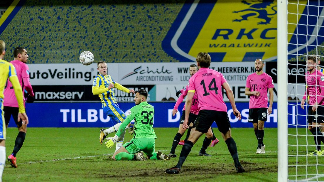 In de tweede helft een omgekeerd beeld van de eerste helft. RKC in de aanval.