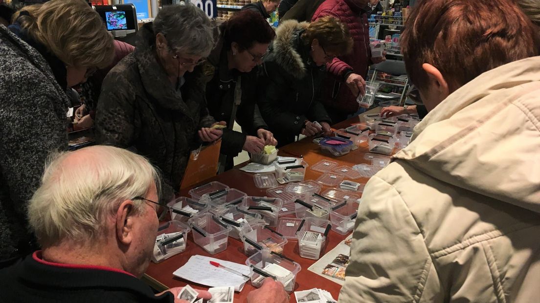Drukke ruilmiddag om de collectie Westland-plaatjes compleet te maken