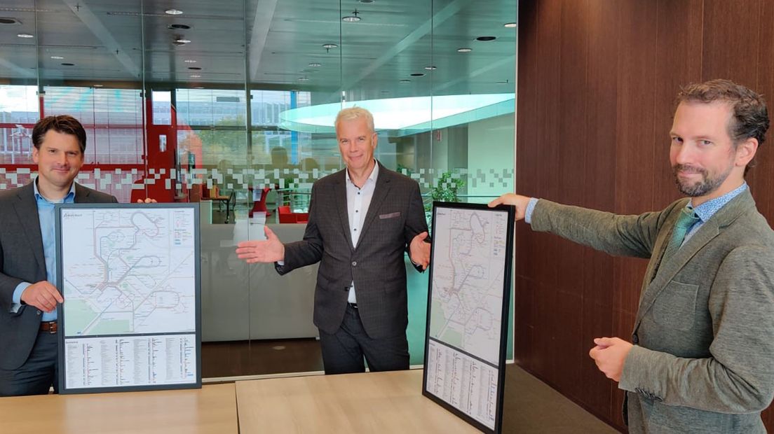 V.l.n.r: Chris Hogeveen (Keolis), Hans Buijtelaar en Arne Schaddelee