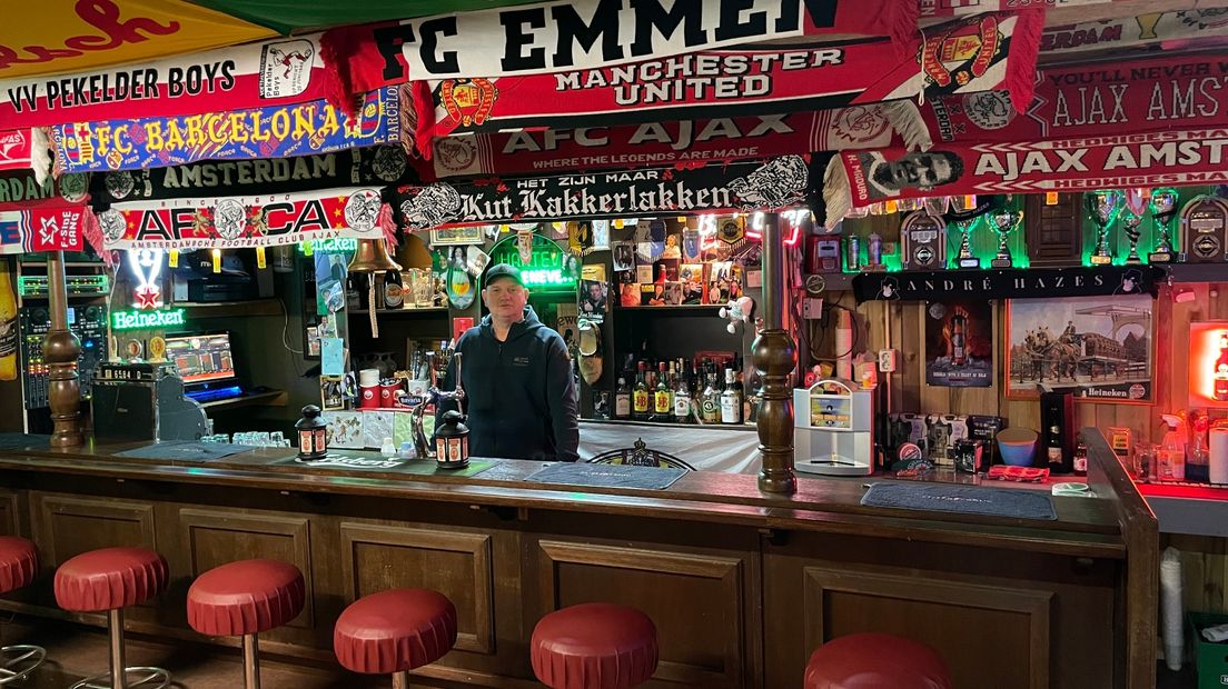 Dicky Müller staat graag achter de bar