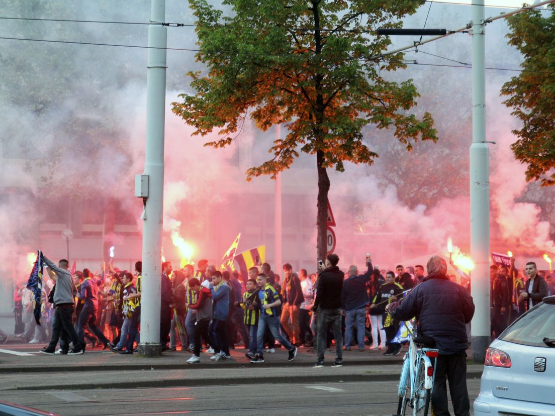 Feyenoord-fans op het Hofplein