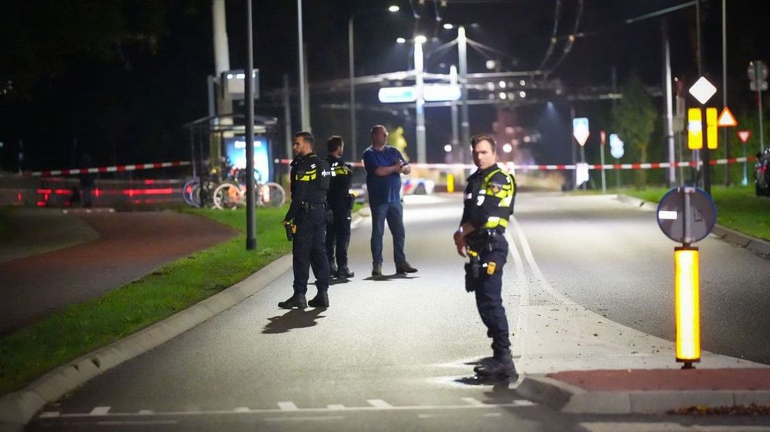 Politie na de plofkraak in Velp.