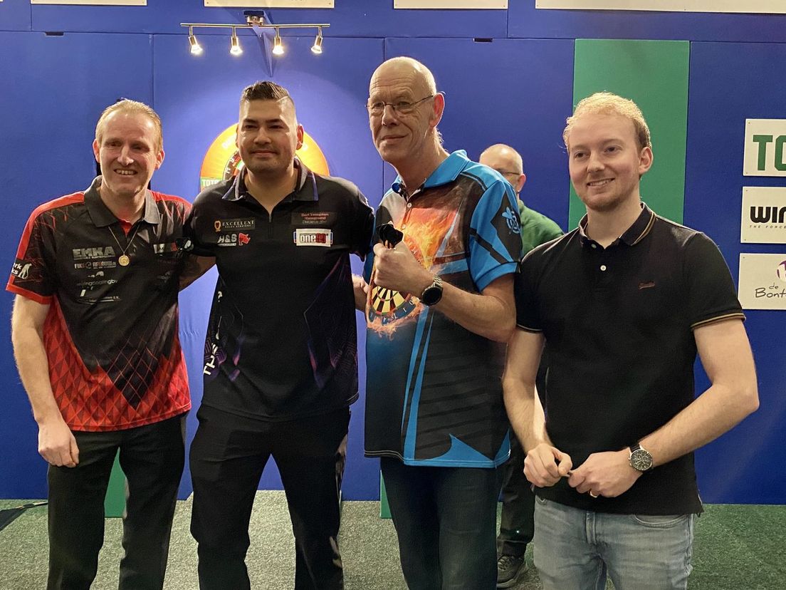 Professionals Chris Landman en Jelle Klaasen (l) en amateurs Wim Beverdam en Maarten Bijl