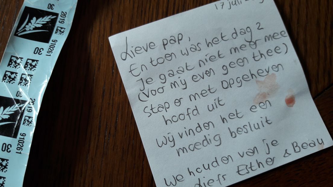 Het briefje dat Bert van der Lans kreeg van zijn dochter en kleinzoon.