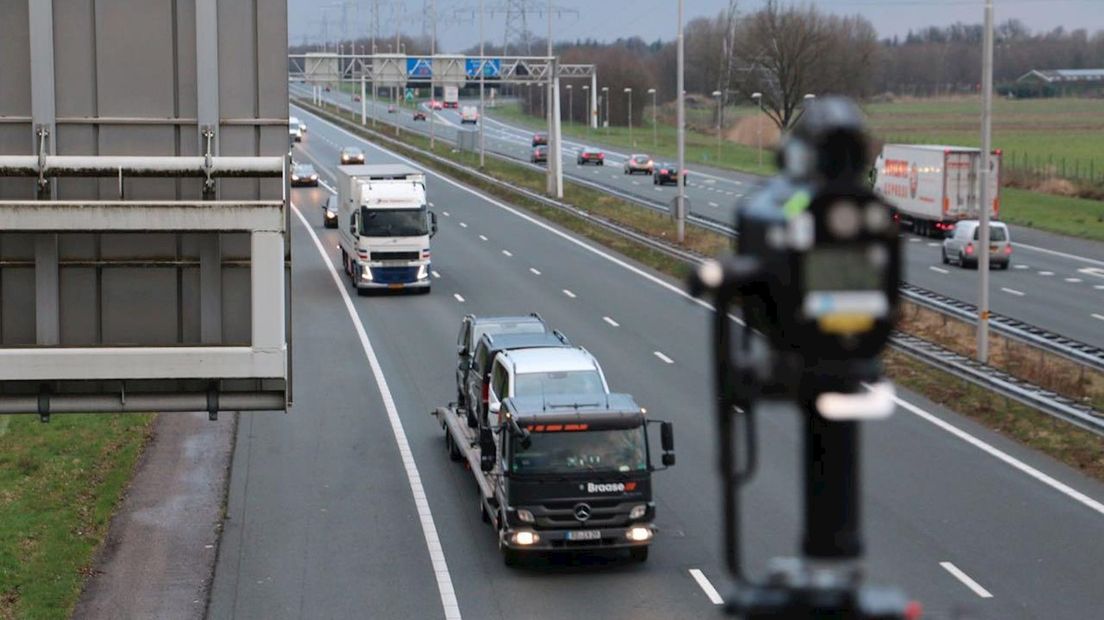Verkeer op de A1/A35 bij Borne