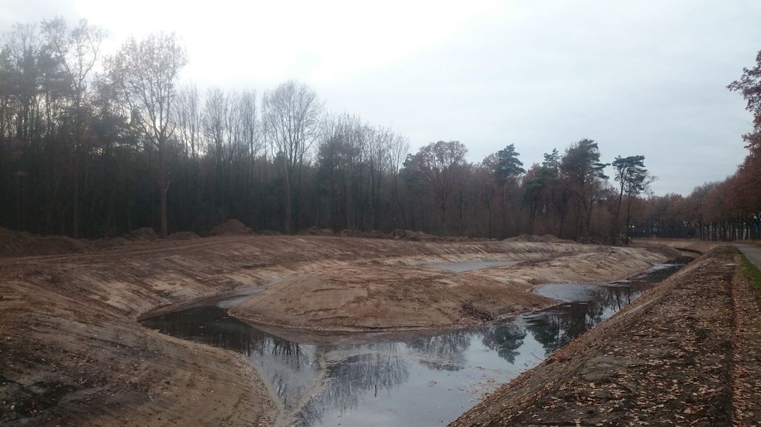 Kuinderbos voorzien van natuurvriendelijkere oevers