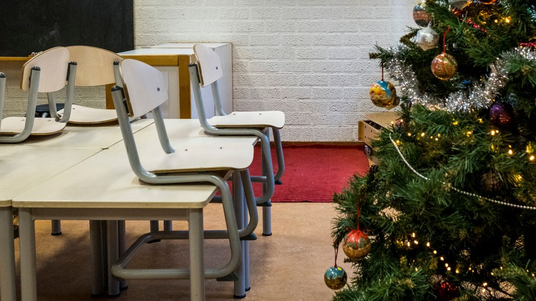 Veel scholen hadden de lokalen al in kerstsferen gehuld