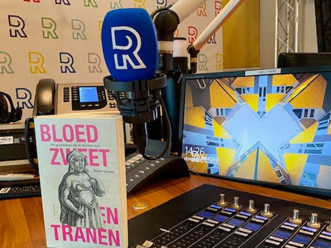 Historicus Ruben Verwaal komt in de studio van Rijnmond vertellen over zijn boek Bloed, zweet en tranen