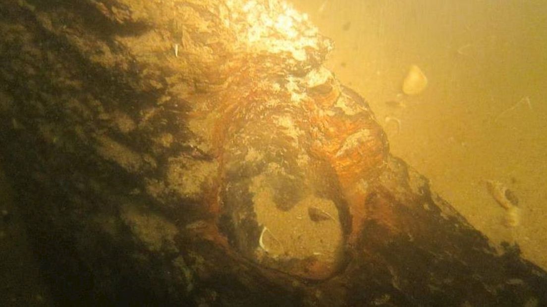 Een onderwaterfoto van het gevonden wrak van de IJsselkogge