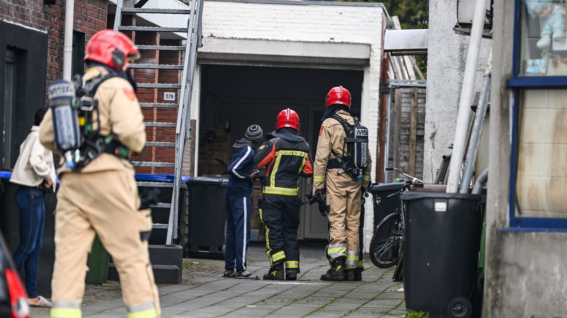 De brandweer ter plaatse