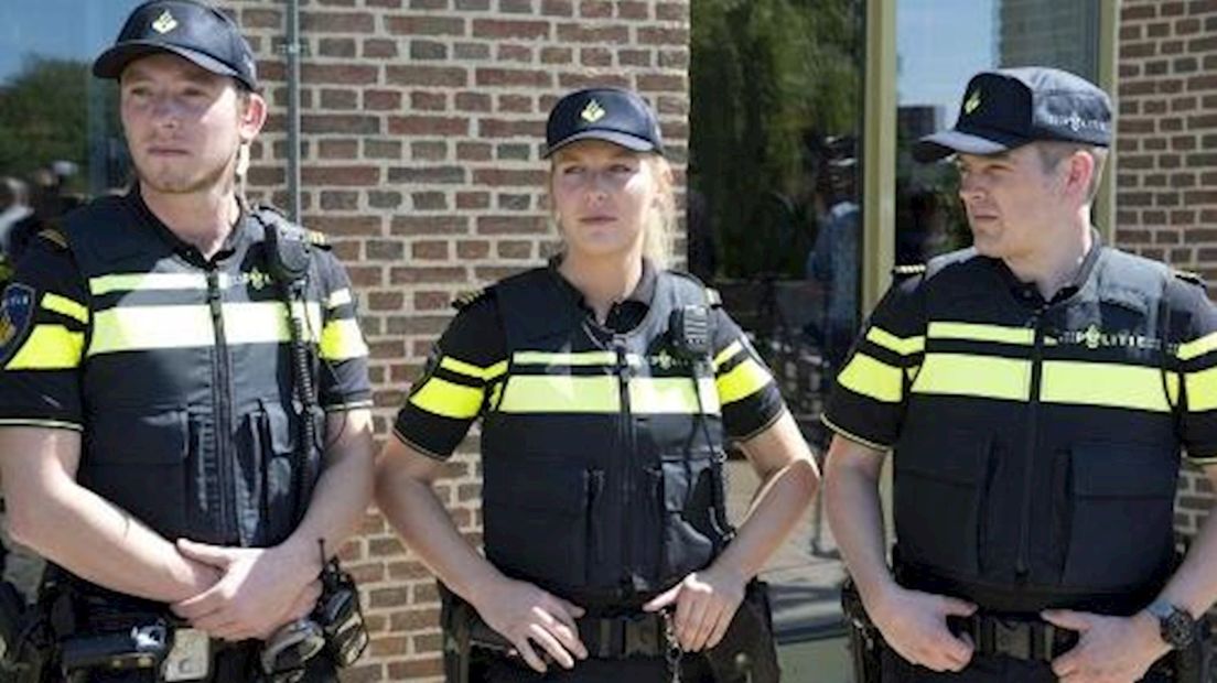 Nieuw uniform politie in oktober in Overijssel