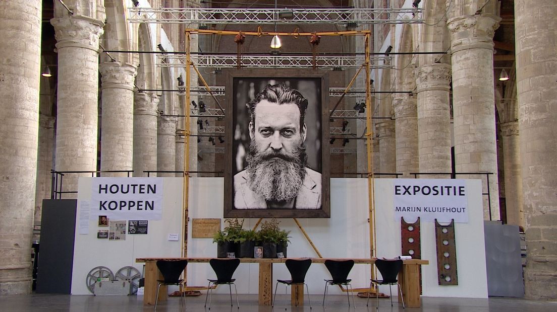Houten Koppen Festival dooft de kaarsjes in Grote Kerk Veere