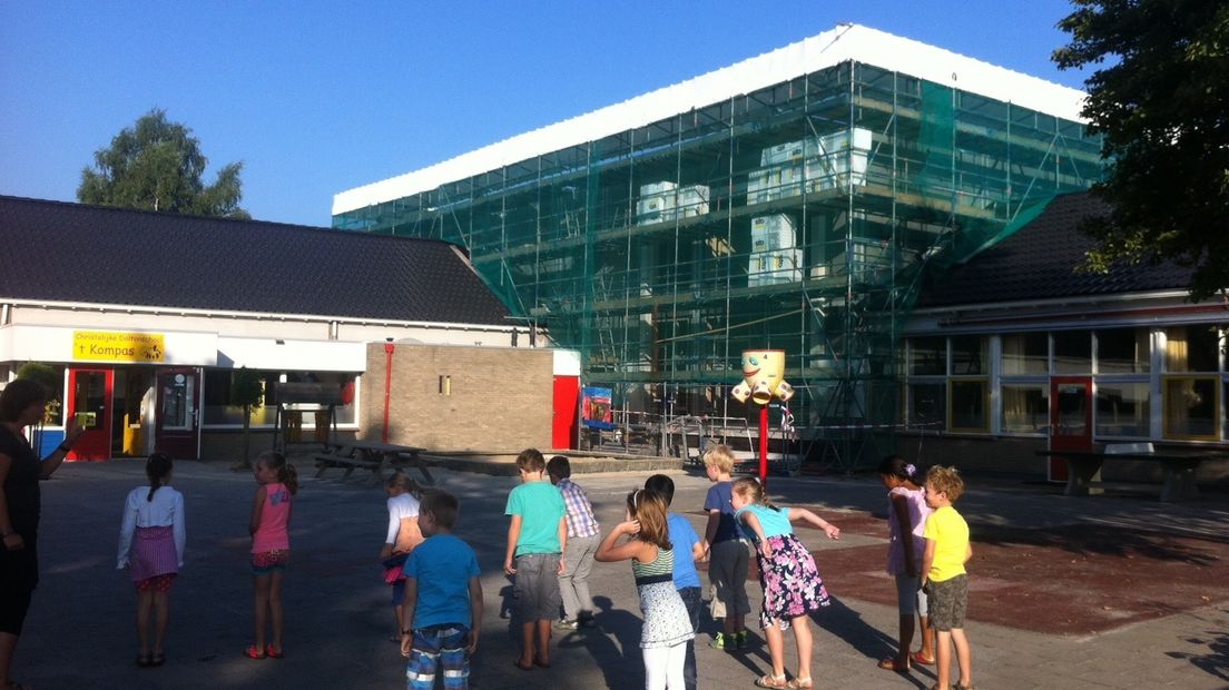 De J. Emmens school is gevestigd in MFC De Spil