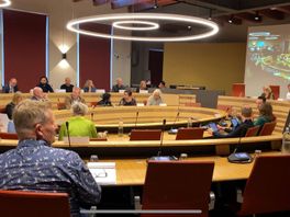 Ljouwerter gemeenteried bliuwt twiveljen oer opfang asylsikers oan de Troelstrawei