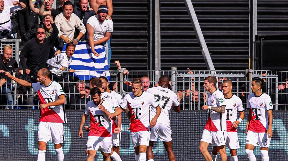 FC Utrecht viert de enige goal bij Excelsior met het volle uitvak