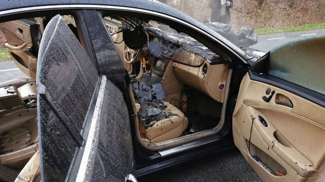 Van de bolide was weinig meer over.
