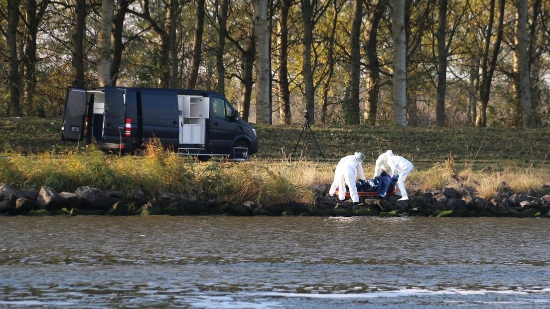 Lichaam Gevonden In Schelde-Rijnkanaal (video) - Omroep Zeeland