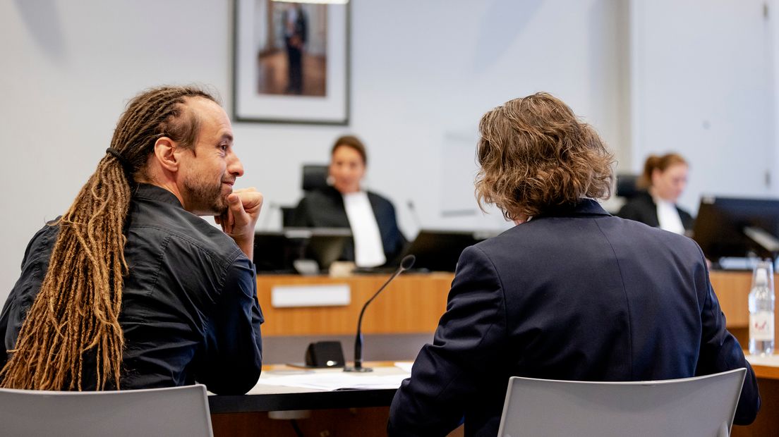 Viruswaanzin-leider Willem Engel in de Utrechtse rechtbank.