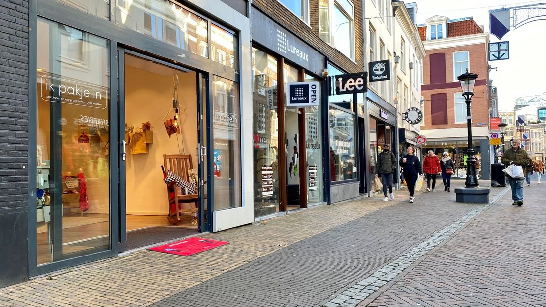 De inpakwinkels zitten aan de Steenweg, Vinkenburgstraat en Lijnmarkt.