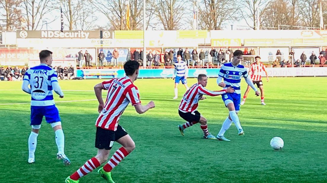 Jong Sparta - Spakenburg werd gespeeld op het terrein van Excelsior Maassluis