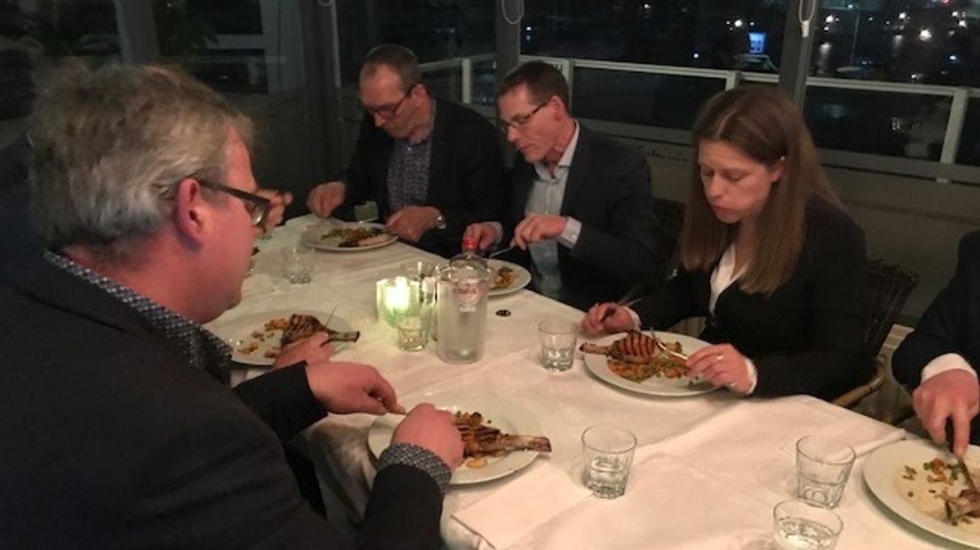 Minister Carola Schouten aan het diner in Scharendijke