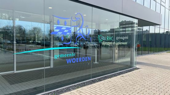 Torenhoge schulden in Woerden; waarom de raad moet kiezen tussen een nieuw zwembad of zalencentrum