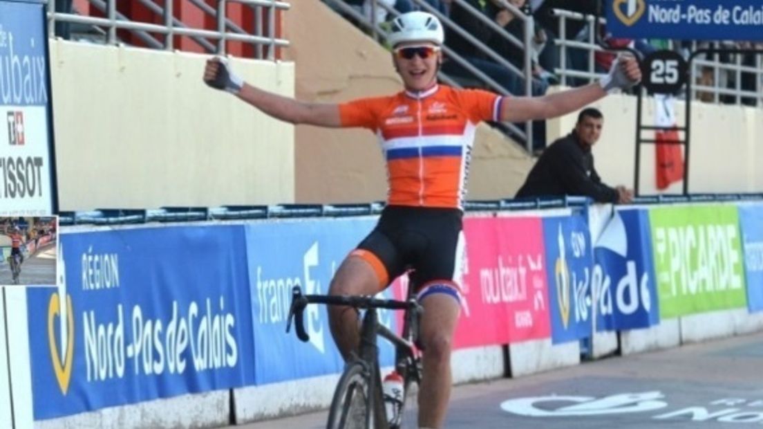 Jarno Mobach wint Parijs-Roubaix