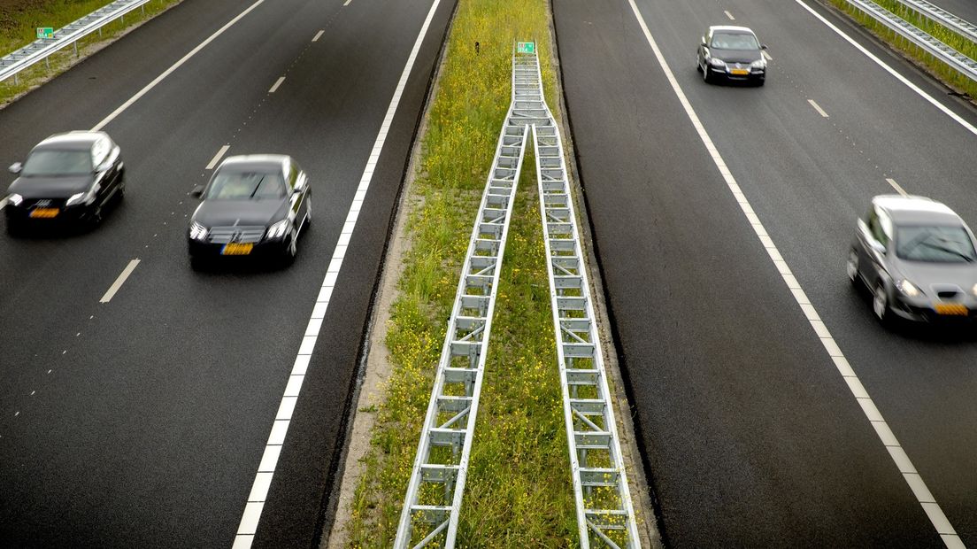 Een adviescommissie wil de maximumsnelheid op snelwegen omlaag brengen