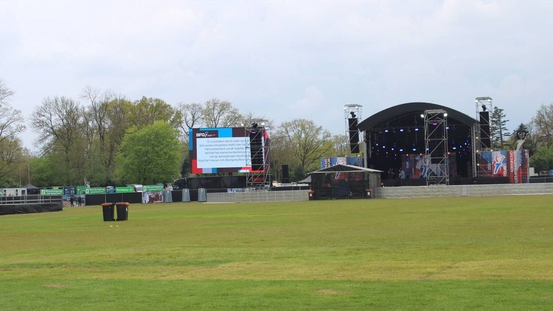 Het lege festivalterrein in Stad