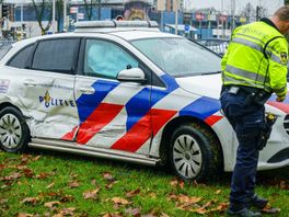 Politieauto zwaar beschadigd bij ongeluk in Kanaleneiland