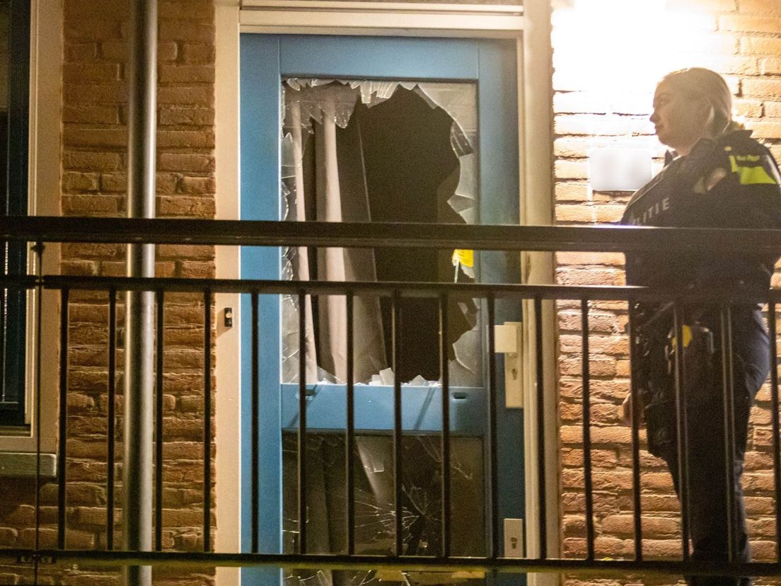 Extensive damage to the front door of a house on the Spinet in Rotterdam