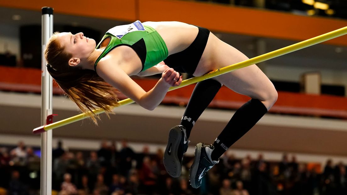 Hoogspringster Britt Weerman plaatst zich voor WK junoren