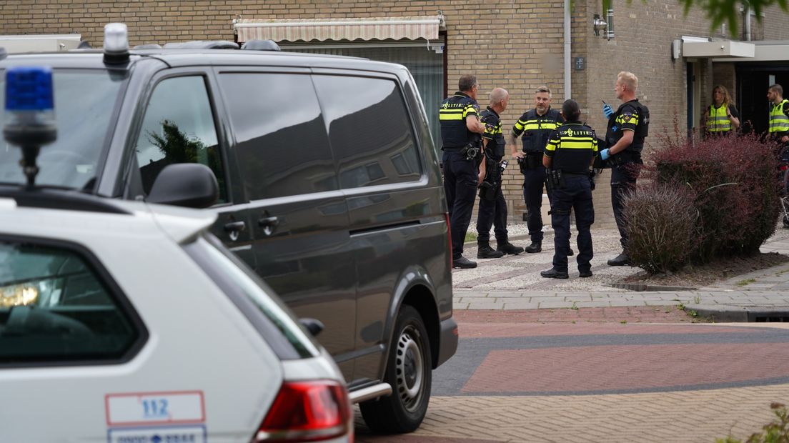 De politie aan 't Zuden in Leek