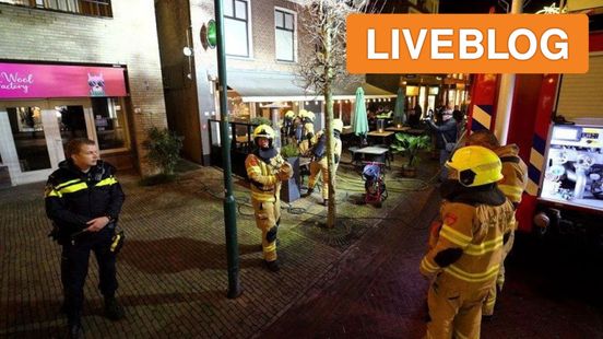 Auto in sloot • ongeluk gladde bocht. Auto in sloot • ongeluk gladde bocht.
