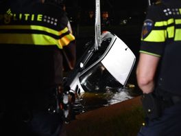 112 Nieuws: Bestuurder springt uit auto die op kanaal afrijdt