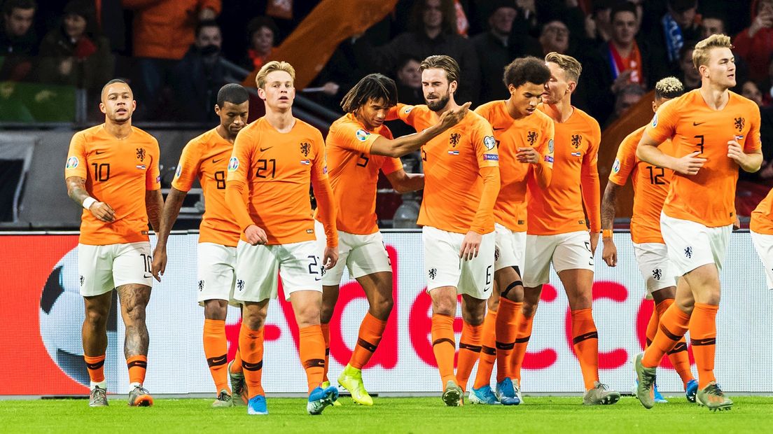 Nederlands elftal oefent in Enschede