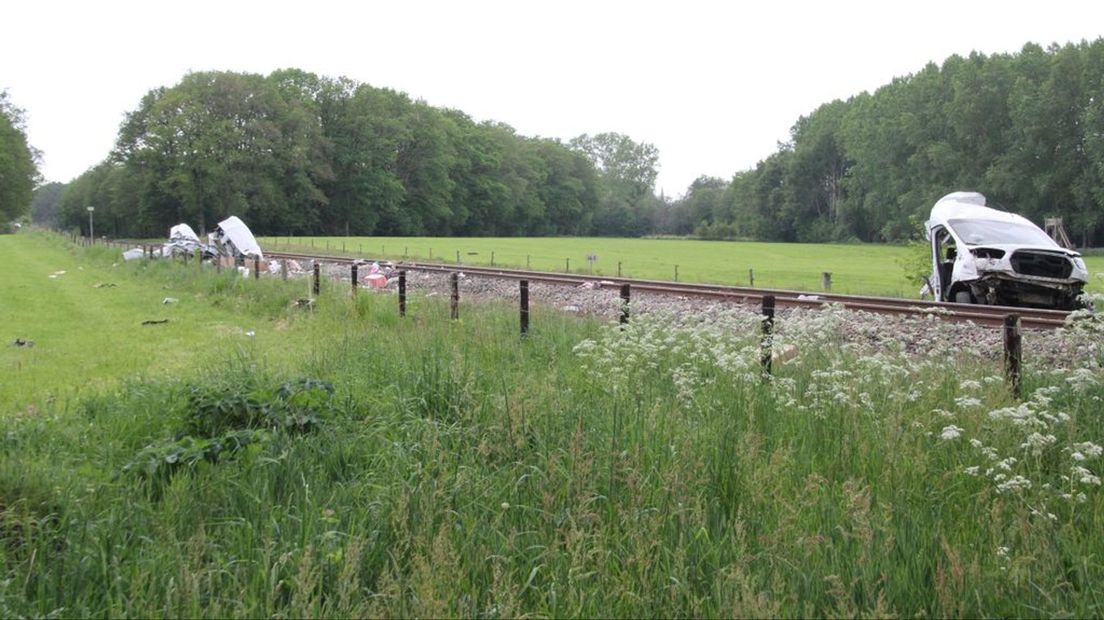 Van het busje is niet veel meer over