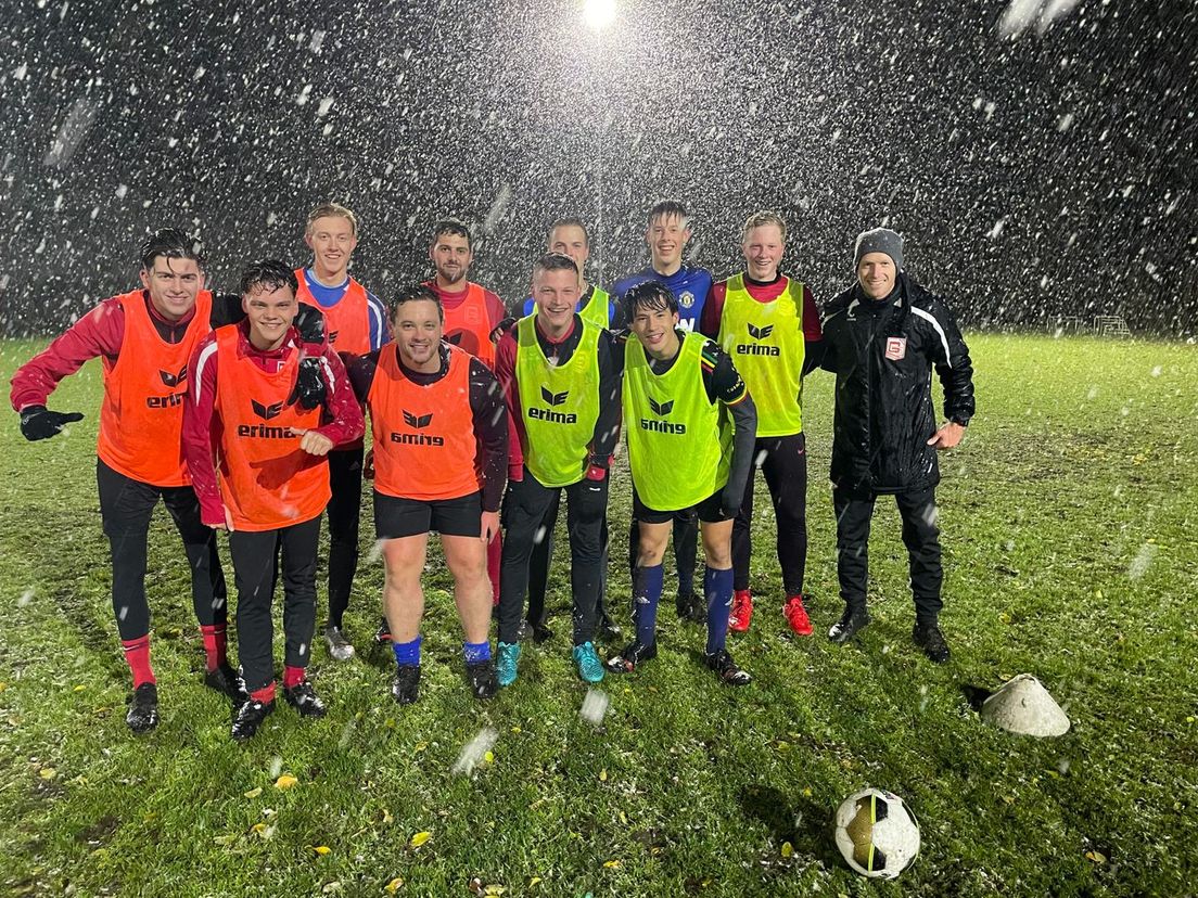 Deze trainingsbeesten zetten hun wekker voor een ochtendje ploegen in de sneeuw