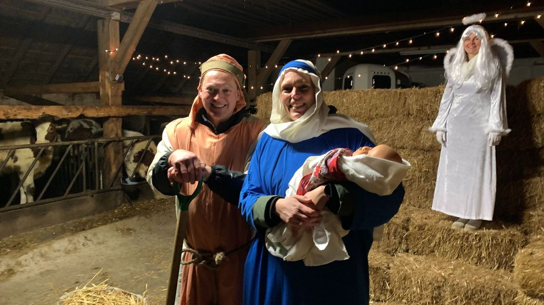 De route voert ook langs een levende kerststal in Haarle
