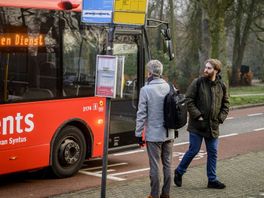 Sommige klassen bijna leeg door ov-staking, andere goed gevuld: "Het leek hier wel een kiss and ride"