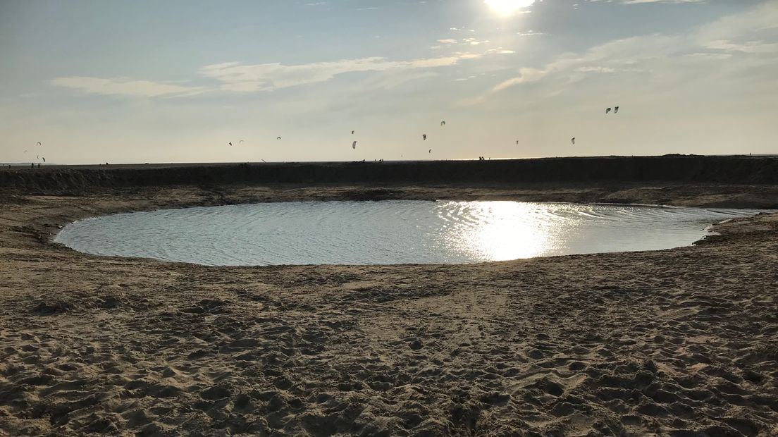 Eindelijk een zwempoeltje bij de Brouwersdam