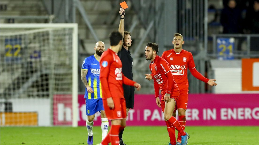 Calvin Verdonk gaat er met rood af in Waalwijk