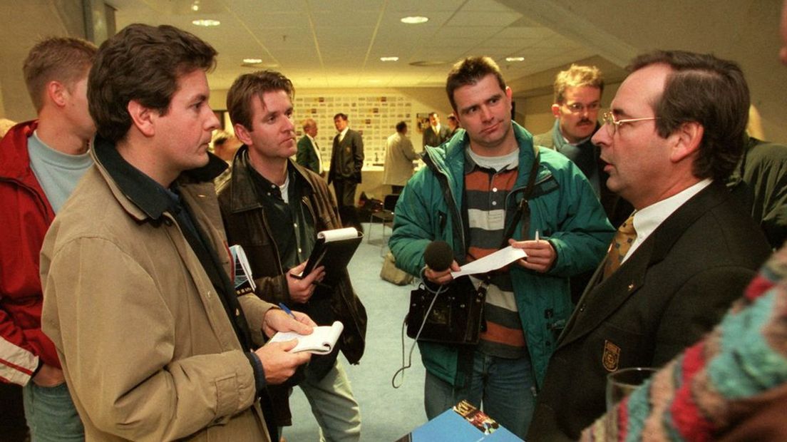 Sportjournalisten ondervragen Aalbers rond de opening van GelreDome.