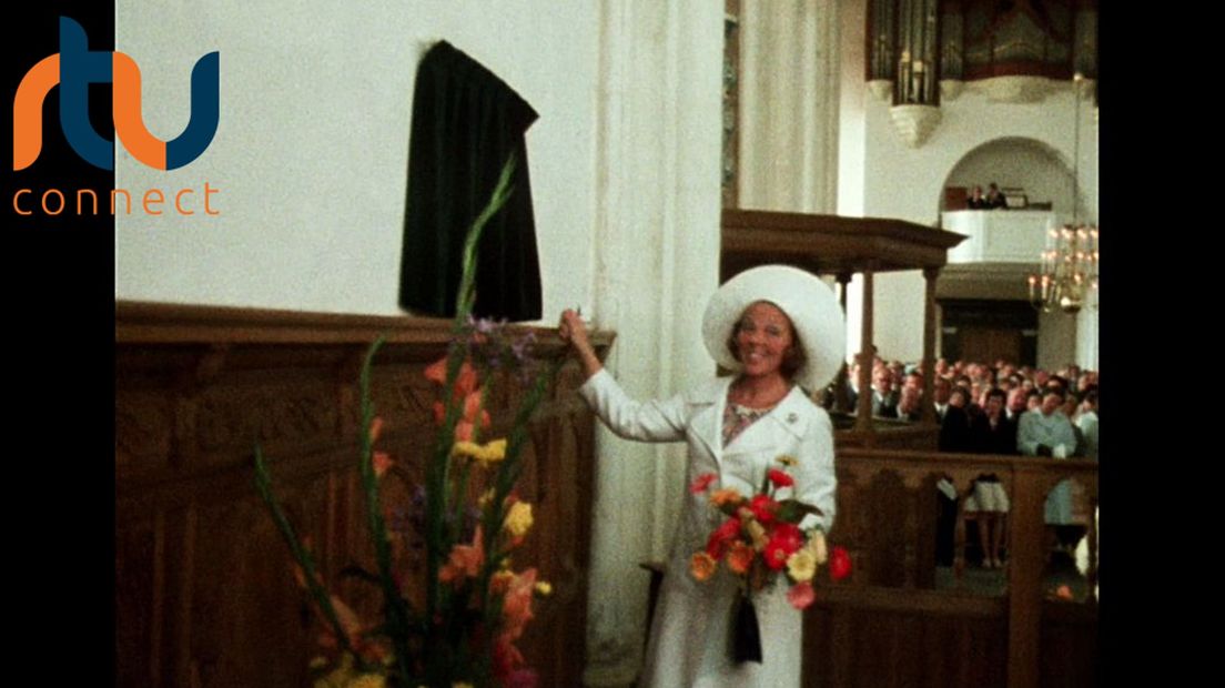 Beeld uit het achtuurjournaal journaal 1972: Prinses Beatrix heropent de Grote Kerk Doesburg