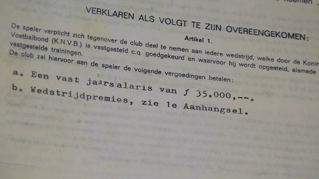 Dankzij het contract heeft de Beneden-Leeuwenaar interessante weetjes over de carrière van Johan Cruijff ontdekt.