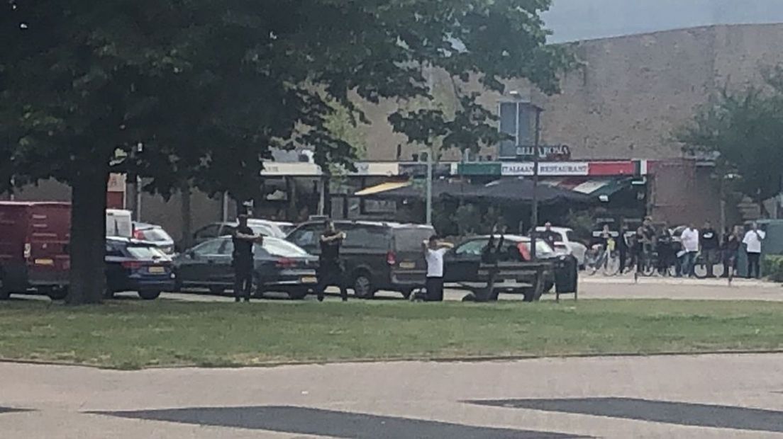 Politie houdt de twee onder schot.