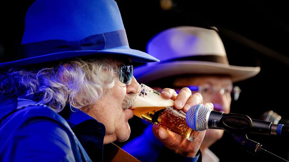 Bennie Jolink tijdens een eerder concert van Normaal.