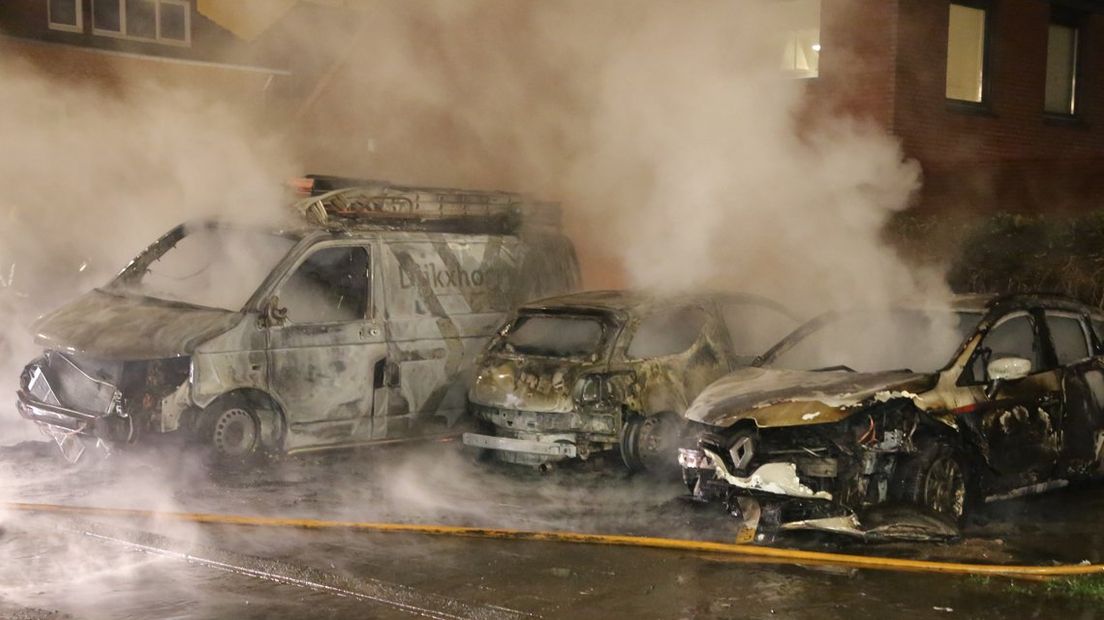 Autobrand op de Elzenbroeklaan