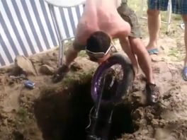 TT-gangers begraven motor op camping in Assen