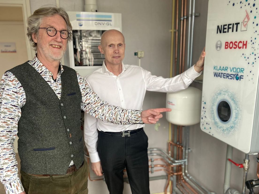 Koos van Rijn van Stad Aardgasvrij en innovatie-expert van Stedin Albert van der Molen